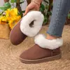 Botas de Neve Europeias e Americanas Transfronteiriças com Solado Grosso para Mulheres 2024 Inverno Tamanho Grande Fivela de Metal Mais Camurça Pelo Algodão Sapatos