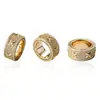 Anillo Ancho Hip-Hop con Incrustación Completa de Circonita, Cobre Chapado en Oro con Decoración Elevada en Forma de X, Accesorio de Moda para Escenario de Rap para Hombres, Venta al Por Mayor Transfronteriza