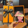Ramo para el Día del Maestro, Llavero de Flor Sostenido a Mano, Producto Terminado de Ganchillo de Flor Artificial Rosa, Regalo Creativo, Regalo para el Día del Maestro