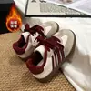 Sapatos Casuais de Veludo da Moda e Versáteis para Crianças Outono e Inverno 2025 Novos Sapatos Esportivos Externos de Veludo Estilo Coreano com Solado Macio para Meninas