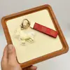Llévate Riqueza Pronto Llavero Dorado Dibujo Animado Zodiaco Chapado en Oro Colgante de Caballo Pequeño Versátil para Pareja Lindo Adorno Colgante Regalo