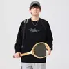 Camiseta de Manga Larga Versátil Base Retro Japonesa de Cuello Redondo Holgada con Hombros Caídos Edición Otoño 2025 para Hombre