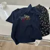 Camiseta de manga corta con cuello redondo, corte holgado, de edición limitada del Año del Caballo, con pony tridimensional flocado de colores, nuevo top casual de moda con cuello redondo