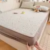 Sábana acolchada impermeable tipo A, pieza única, funda de cama antideslizante, protector de colchón de cobertura total, funda de cama resistente a la suciedad y al polvo, 3 piezas