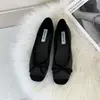 Zapatos de Mujer de Suela Plana Estilo Noche Suave Suela Blanda 2026 Nuevo Verano Zapatos de Frijol Negro Bruja
