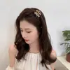 Elegante Presilha Pequena de Tubarão com Pérolas Acessório de Cabelo Meio Preso Feminino Presilha de Cabelo para Testa de Princesa Grampo de Cabelo Acessório de Cabeça
