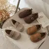 Zapatos Retro Birkenstock para Niñas 2026 Otoño Nuevo Estilo Antideslizantes Suela Suave Versátiles Mocasines Casuales para Bebés Mocasines sin Cordones