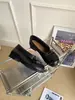 Sapatos de Couro de Vaca com Design de Nicho, Bico Largo, Sola Grossa, Slip-On, Laço Único para Mulheres, Sapatos de Couro com Salto Grosso, Modernos e Estilosos