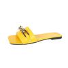 Sandalias y pantuflas para mujer 2023 Verano nuevo estilo de una pieza cadena metálica para exterior moda zapatos de dama 41-42