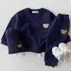 Conjunto de Dos Piezas Sudadera con Oso Bordado Moda Primavera 2026 Ropa Infantil para Niñas y Niños