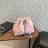 Bolsa Jeans Matelassê Tendência com Cordão e Franjas Novo Estilo Outono 2025 Bolsa de Ombro Único Tipo Saco Transversal Moda de Rua