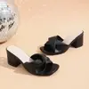 Sandálias de Verão 2026 Novo Estilo Simples com Salto Alto e Encaixe, Meio Chinelos Femininos para Exterior Estilo Francês