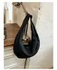 Bolsa Mensual de Gran Capacidad de Comercio Exterior Bolsa de Media Luna para Mujer Estilo Nuevo 2026 Bolso de Hombro Único de Cuero Suave Bolso Casual para Viaje y Commute Bolso de Empanada