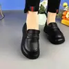 Mocassins versáteis de sola macia para mulheres, sapatos de couro slip-on estilo britânico outono 2026, sapatos de salto plataforma grossa antiderrapantes para mulheres