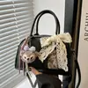 Super Popular de Comércio Exterior Pequena Bolsa Feminina Primavera e Verão 2025 Nova Moda Design de Nicho Bolsa de Ombro Bolsinha de Mão Bolsa Bowling