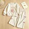 Roupa de Desenho Animado Infantil: Conjunto de Moletom com Estampa de Desenho e Calça Wide Leg para Meninas, Macacão Esportivo de Gola Redonda para Bebê Venda por Atacado