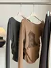 Nuevo suéter de punto de un solo hombro con estampado de gatos, una capa interior de moda y ajustada para mujer, perfecto para el otoño, de estilo coreano