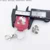 Regalo Souvenir de Coche de Agradecimiento al Cliente: Llavero con Logo de Coche de Cuero Metálico con Escudo Rosa Personalizado, Se Puede Imprimir el Nombre de la Tienda