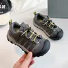 Sapatos Infantis Respiráveis Confortáveis para Meninos e Meninas 2026 Primavera/Outono Novo Estilo Crianças Elástico com Fivela Versátil Tendência Solado Macio Calçados Esportivos