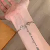 Pulsera de Joyería con Diseño Abierto de Moda, Simple y Único, Joyería de Temperamento Suave y Elegante, Pulsera con Diseño de Cuatro Hojas