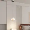 Lámpara de Pared Estilo Francés Crema 2025 Nueva Lámpara de Mesita de Noche para Dormitorio Color Cáscara de Huevo Lámpara de Pared de Fondo Moderna Minimalista para Sala de Estar