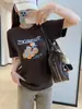 Efecto Reductor de Edad y Cicatrizante Bordado de Letras de Tomate Pintado a Mano Camiseta Gruesa de Lana Australiana Cuello Redondo Manga Corta para Mujer Modelo Nuevo 2026 H010804