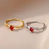 Europa e os Estados Unidos novo anel nicho moda personalidade anel em formato de coração joias de luxo quadrado anel de zircônia uma geração de cabelo