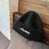 Gorro de Punto de Gran Circunferencia para Mujer 2025 Nuevo Estilo Otoño e Invierno, Hace que la Cara Parezca Más Pequeña, Cálido, Protector de Orejas, a Prueba de Frío, Gorro de Lana Blanco Crudo, Moderno