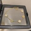 Pulseira de Trevo de Quatro Folhas com Zircônia, Design Versátil, Pulseira Fashion para o Dia a Dia, Luxo Leve, Joias de Alta Qualidade para Mulheres Atacado