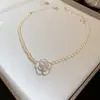 Collar de Perlas con Colgante Plisado Estilo Francés, Lujo Ligero y Sensación de Alta Gama, Cadena para Clavícula para Mujer, Accesorio de Cuello de Moda y Elegante con Diseño Único