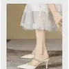 Salto Alto Europeu e Americano Bico Fino com Tira de Strass, Novo Modelo Verão 2025, Salto Fino, Sandálias Fechadas Sexy e Elegantes
