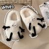 Pantufas de Inverno Femininas Personalizadas Fofas de Bolinha Preta Pequena de Pelúcia Baotou de Algodão com Sensação de Cocô para Casa de Solado Macio Sapatos de Confinamento