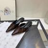 Sandálias Rasteirinhas Baotou Sapatos Mule 2025 Verão Novo Bico Fino Salto Rasteiro Plissado Uso Externo Meias Chinelas Francesas para Mulheres