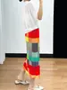 Traje de diseño de dos piezas Miyake Verano 2024 para mujer, top de manga corta murciélago con cuello redondo Elapor, falda de bloques de color arcoíris