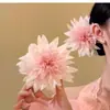 Pasador de Pelo de Flor de Anémona Marina Morada Súper de Hada para Sesiones de Fotos de Primavera y Verano en la Costa, Creando una Atmósfera de Ensueño, Accesorio de Flor Realista para el Cabello
