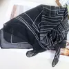 Elegante Simples Puxar Pérola Longa Colar Joia Feminina Luxo Leve Nicho Bola Pingente Corrente Osso de Cobra Corrente de Lã