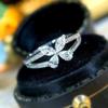 Anillo de mariposa tridimensional dulce de estilo coreano Cao Shi, recién llegado, anillo de circón súper hada de estilo frío para mujer