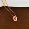 Colar de Pedra Gema Rubi Vintage Francês Cor-Preservação Banhado a Ouro 24K com Toque de Luxo Leve e Corrente de Clavícula Exquisita