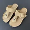 Nuevas pantuflas planas de talla grande para comercio exterior, pantuflas casuales estilo europeo y americano con hebilla y clip en T para los dedos del pie, pantuflas transfronterizas