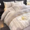 Conjunto de Cama Quatro Peças em Lã de Leite com Relevo Francês Outono e Inverno Jacquard Floral em Relevo Retrô Veludo Espessado Roupa de Cama Direto