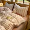 Juego de ropa de cama de cuatro piezas de algodón puro, grado A, seguro para bebés, con temática de dibujos animados, diseño fresco y sencillo con gasa de doble capa, adecuado para dormitorios de estudiantes