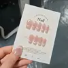 Uñas Puras Hechas a Mano Portátiles Rosa Nude Rayas Verticales Decoraciones con Brillo y Pedrería Uñas Cortas Suaves Iluminadoras para el Viaje Diario Piezas de Uñas Artísticas Desmontables
