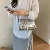 Bolsa de Mão Retrô Versátil com Rebites Transfronteiriça para Mulheres, Bolsa Tote de Grande Capacidade, Bolsa de Ombro de Alta Qualidade para o Dia a Dia, Bolsa Transversal