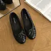 Sapatos femininos estilo doce com laço em padrão de losangos, coleção outono 2026, com aumento interno de altura, corte baixo, bico redondo, estilo sapatilha, sapatos de mãe