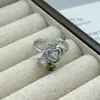 Diseño Exclusivo Anillo Abierto de Lujo Ligero para Mujer Zircón Verde Oliva Temperamento Super Brillante Moda Apilable Anillo para Dedo Índice