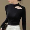 Top de capa base para mujer Otoño 2026, Capa interior adelgazante de Modal, Cuello alto hueco estilo francés, Top de alta gama