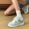 Sapatos de Prancha Outlet de Fábrica Femininos Respiráveis Primavera e Verão Novo Chic Campus Leves Explosões Casual Combinação Livre Solado Grosso Sapatos Brancos
