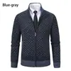 2024 Novo Cardigã Casual Grosso Forrado com Lã para Homem Jaqueta Suéter Gola da Moda Jacquard Tricotado