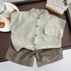 Conjunto de Camiseta de Manga Curta para Meninos 2026 Verão Novo Estilo Moda Infantil Algodão Duas Peças Conjunto Roupas Infantis Retrô Tendência e Legal