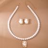 Set de 3 piezas Europeo y Americano Vintage Metal Phnom Penh Irregular Imitación Perla con Cuentas Collar Aretes Anillo Juego de Joyería para Mujer
